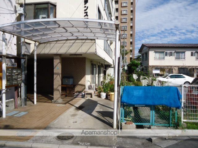 レジデンス穂苅の玄関写真