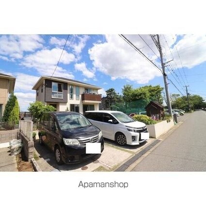 フォレストハウス緑台[4LDK/101.64m2]の駐車場