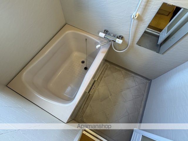 溜屋ハイツIIIの内装写真