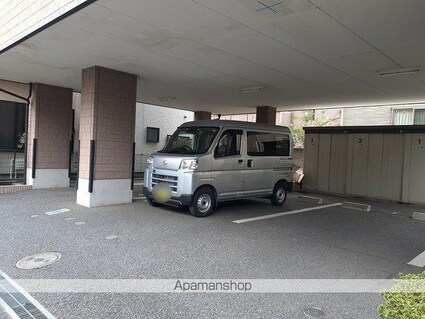 リュエル　ヴィラ[1R/20.16m2]の駐車場