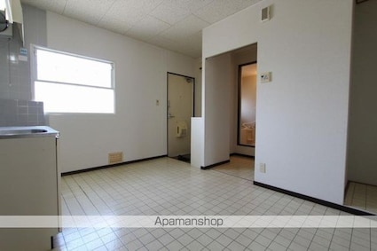 サンライフマエダＡＢ　[2DK/40.92m2]のリビング・居間