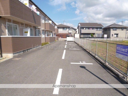 コーポフォレスト[2LDK/55m2]の駐車場1