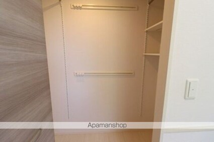 アゼリアブロム[1LDK/32.8m2]の収納