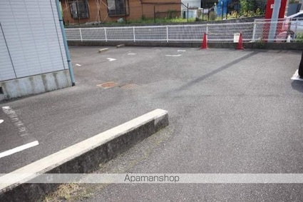 ディアス西原[3DK/54m2]の駐車場