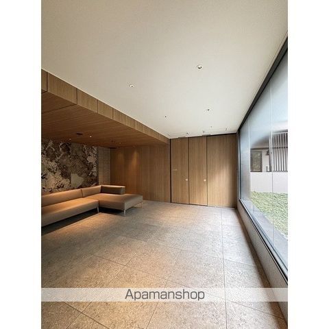 コンフォリア・リヴ永福町の玄関写真
