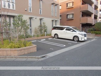Ｇｌａｎｚ[2LDK/56.3m2]の駐車場