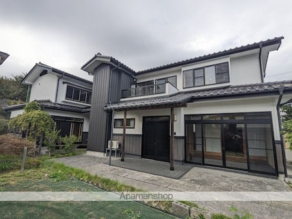 旭町１－８貸家[7DK/199.69m2]の外観1