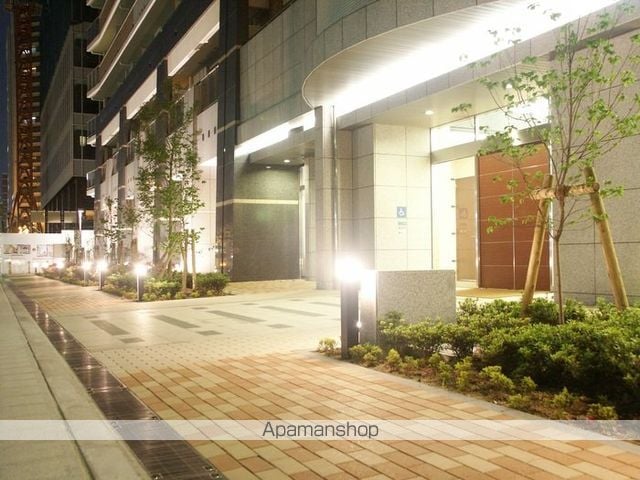 ロイヤルパークスなんばの玄関写真