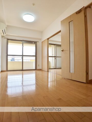 リファレンス中央町の内装写真