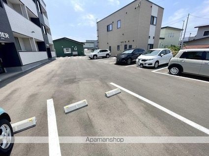 プリエ[1LDK/38.83m2]の駐車場1