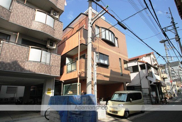 マンションパインハウスの外観写真