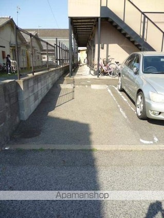 サンシティガーデン[1K/27.08m2]の駐車場