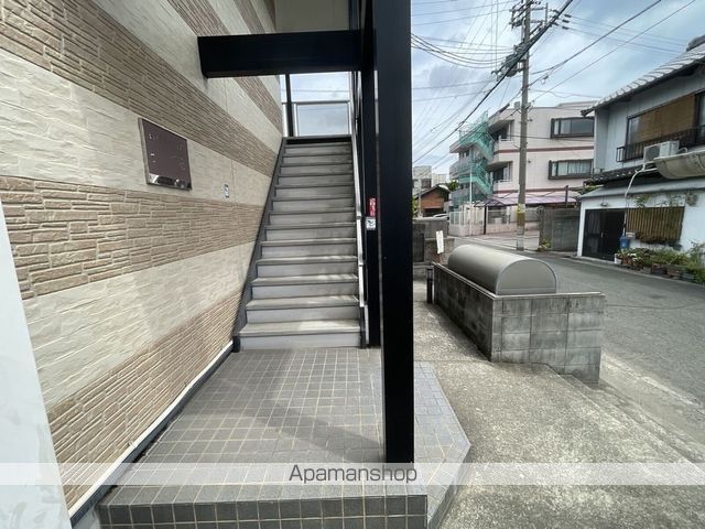 レオパレス北新博労町の玄関写真
