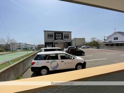 ローザ[1LDK/45.7m2]の駐車場