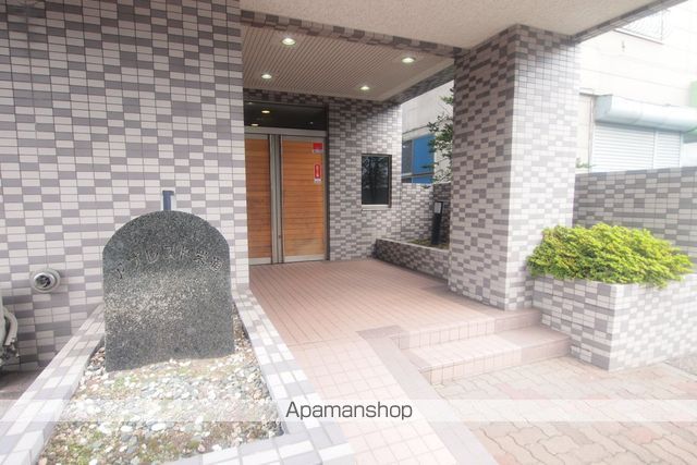 112松井ビルの玄関写真
