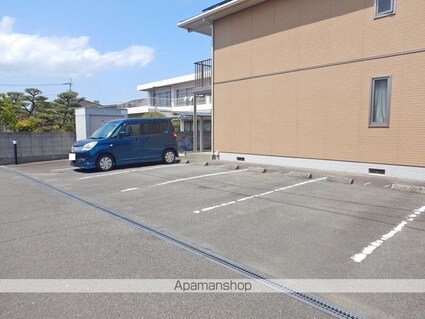 シャーメゾンＭ[1K/28.21m2]の駐車場2