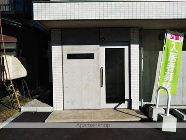 TRIPLE Mの玄関写真