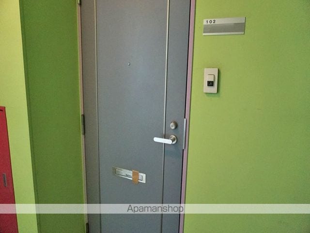 パティ・イーストAの玄関写真