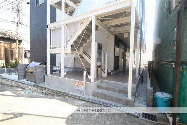 ラパンジール加島の玄関写真