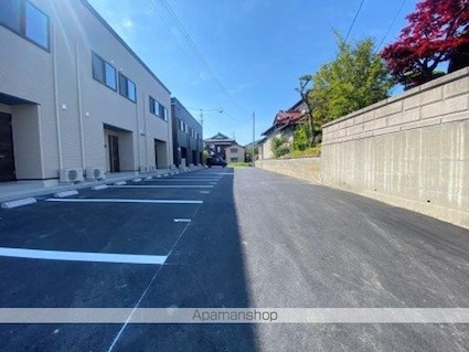 シャルムメゾンⅠ・Ⅱ[1R/33.53m2]の駐車場2