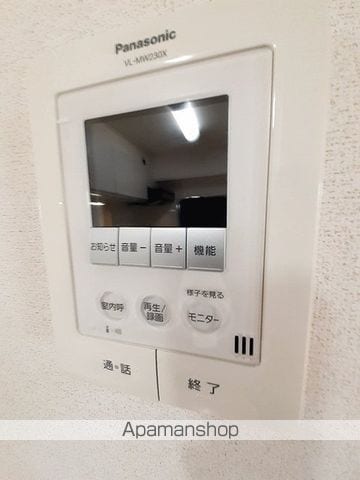 Laurel F.Aの内装写真