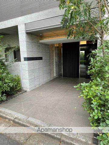 市ヶ谷二十騎町レジデンスの玄関写真