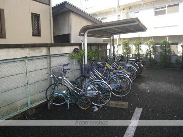 エルカーサ緑の玄関写真