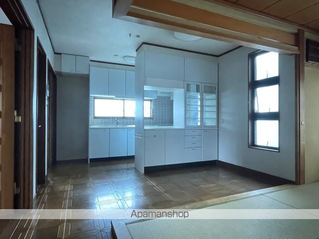 浜松市中央区 2階建 築32年の内装写真
