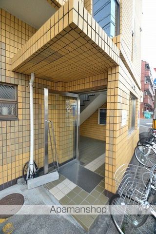 山本ビルの玄関写真