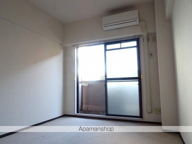 ロイヤルヒルズ鶴巻の内装写真