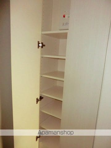 CREST MABASHIの内装写真