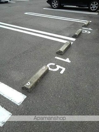 メゾン　ドゥ　ボヌールＣ[2DK/44.7m2]の駐車場4