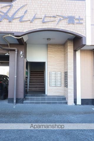 HIトピア富士の玄関写真