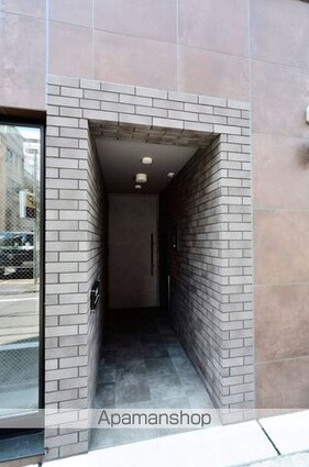 東京都新宿区山吹町[1LDK/31.2m2]のエントランス