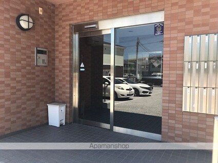 グラン・ボヌール[2DK/46.5m2]のエントランス1