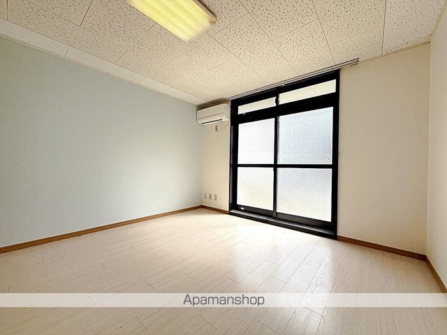 コンフォートイナリの内装写真