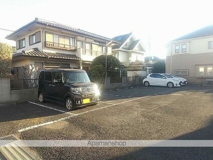 レオパレスＣＯＵＲＡＧＥ[1K/19.87m2]の駐車場2