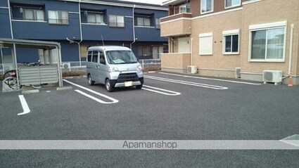 ピアチェＢ[2LDK/58.21m2]の駐車場