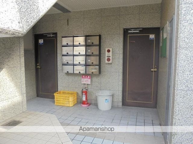 グランディール茨木の玄関写真