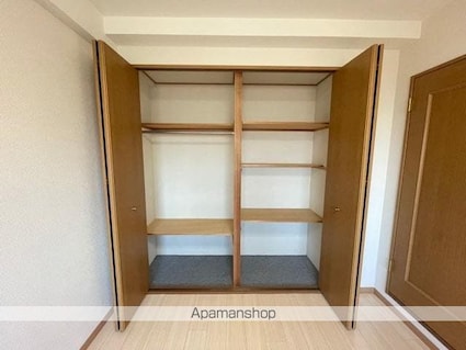 ルミエール２３[3LDK/72m2]の収納