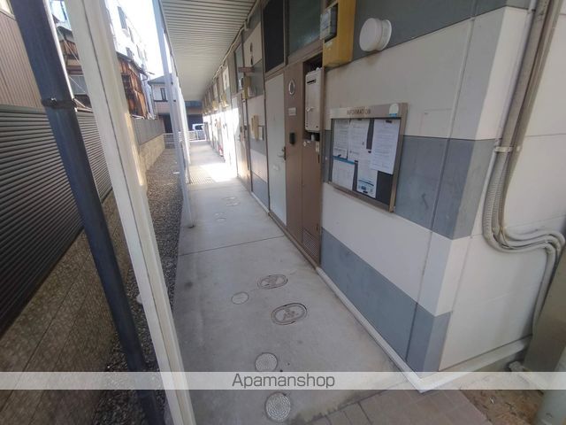 レオパレス小路IIの玄関写真