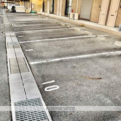 カーペンターハウスⅥ[1K/26.91m2]の駐車場2