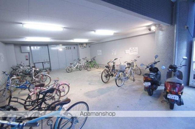 エステートモア平尾駅前通りの外観写真