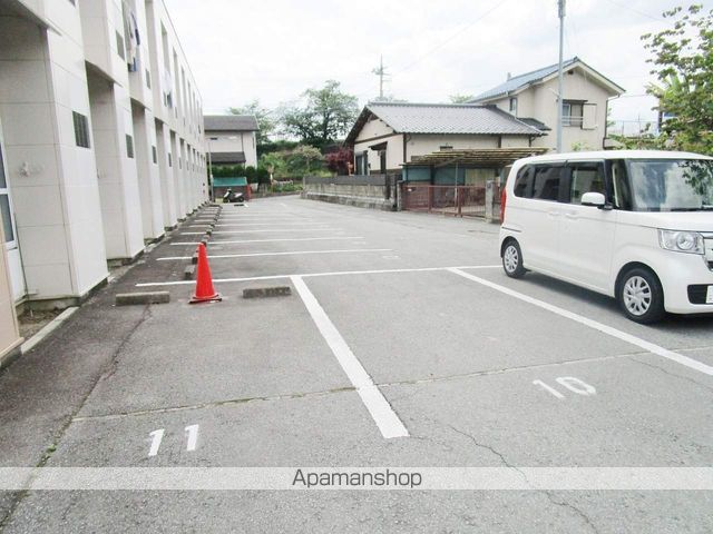 レオパレスラ・ポールの外観写真