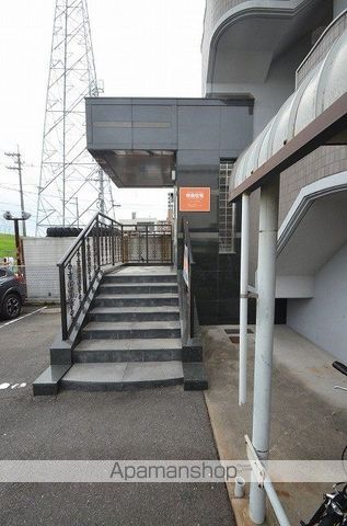 トレゾール東原の玄関写真