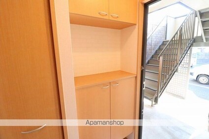 マノワールＫ　Ａ・Ｂ[1LDK/45.45m2]の玄関