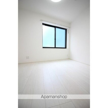 ＭＯＭＯ１７白金[1K/18.46m2]のリビング・居間