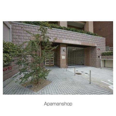 レジディア島津山の玄関写真