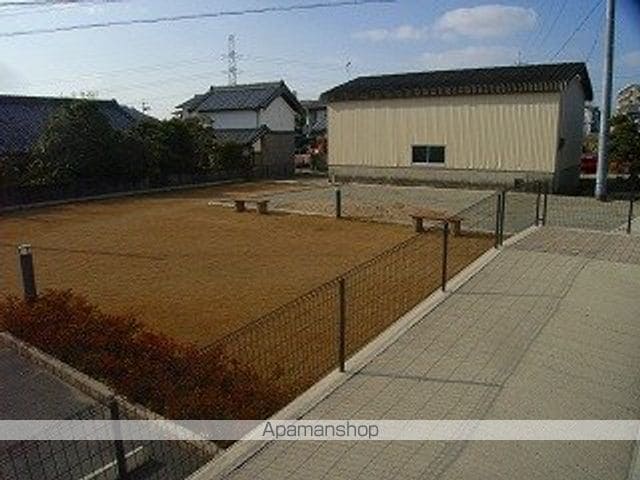 モア・フレーブの周辺写真