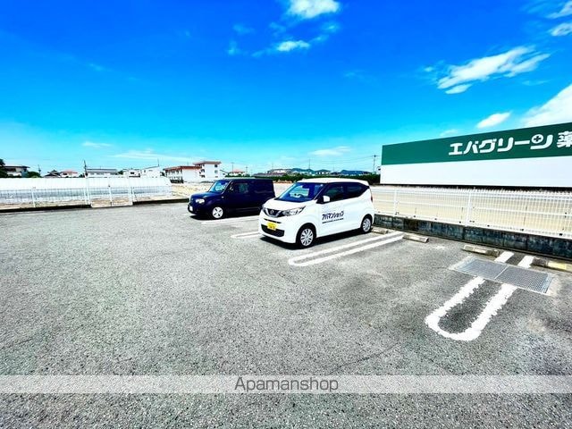 ジョイリバーⅢ[3LDK/65.57m2]の駐車場2